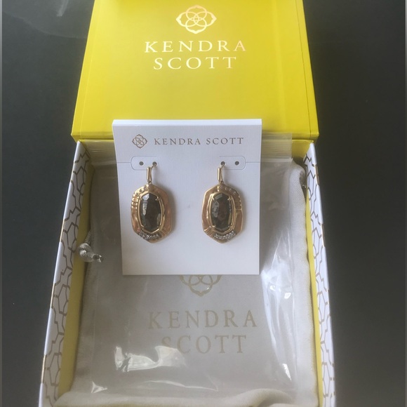 Kendra Scott Vintage Gold Black Pyrite - Picture 4 of 7